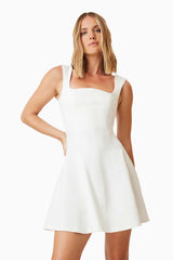 sandy blonde model wears Sonnet Day Sweetheart Dress In White mood shot